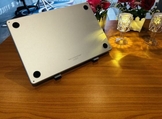 Apple MacBook Air 2022 M2 Starlight Em Promoção Entrega Gratuita Maputo/Matola   Processor: M2,RAM Memory: 8GB,Storage: 256GB SSD,Polegadas ⁠13.6”,Ret