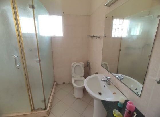 Arrenda-se moradia T4 climatizada – R. DE FRANCA