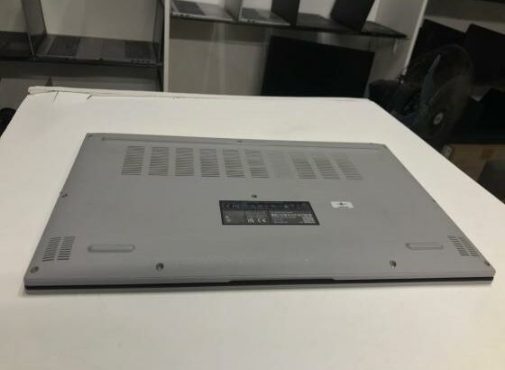 ASUS Vivobook 15 AMD Ryzen 5600H 8GB RAM 512GB SSD AMD Graphics