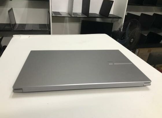 ASUS Vivobook 15 AMD Ryzen 5600H 8GB RAM 512GB SSD AMD Graphics