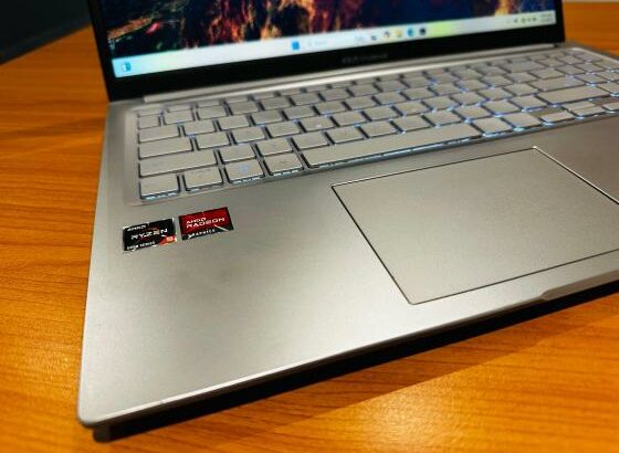 ASUS Vivobook 15 AMD Ryzen 5 5600H 8GB RAM 512GB SSD AMD Graphics