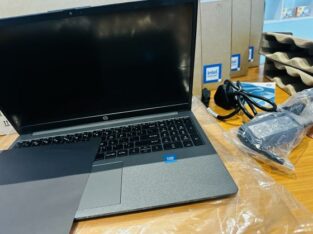 Atenção a Promoção pare de comprar coisas velhas você não merece isso, Aqui estão:  Lap Tops Novos em Promoção  0KM Nunca usado Seja o primeiro Usurár