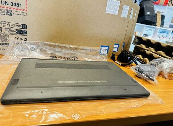 Atenção a Promoção pare de comprar coisas velhas você não merece isso, Aqui estão:  Lap Tops Novos em Promoção  0KM Nunca usado Seja o primeiro Usurár