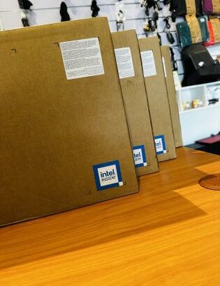 Atenção a Promoção pare de comprar coisas velhas você não merece isso, Aqui estão:  Lap Tops Novos em Promoção  0KM Nunca usado Seja o primeiro Usurár