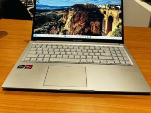 Atenção  Lap Top Altamente Gráfico em Promoção  Asus VivoBook 15 AMD RYZEN  5 5600H with Radeon Graphics (12 CPUs ) 3.30 GHZ ,8 GB DDR4 SDRAM, 512 GB