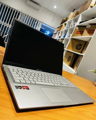 Atenção  Lap Top Altamente Gráfico em Promoção  Asus VivoBook 15 AMD RYZEN  5 5600H with Radeon Graphics (12 CPUs ) 3.30 GHZ ,8 GB DDR4 SDRAM, 512 GB