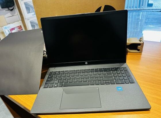 Atenção: Lap Tops Novos em Promoção  0KM Nunca usado Seja o primeiro Usurário  Hp 250 15.6 inch G10 Notebook PC  Intel R N100 14 TH Generation Edição