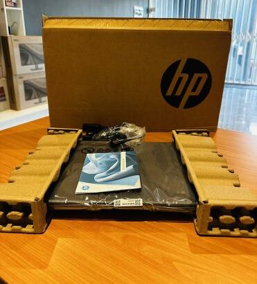 Atenção: Lap Tops Novos em Promoção  0KM Nunca usado Seja o primeiro Usurário  Hp 250 15.6 inch G10 Notebook PC  Intel R N100 14 TH Generation Edição