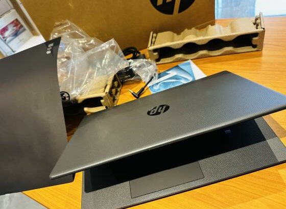 Atenção: Lap Tops Novos em Promoção  0KM Nunca usado Seja o primeiro Usurário  Hp 250 15.6 inch G10 Notebook PC  Intel R N100 14 TH Generation Edição