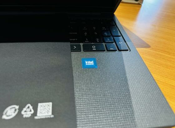 Atenção: Lap Tops Novos em Promoção  0KM Nunca usado Seja o primeiro Usurário  Hp 250 15.6 inch G10 Notebook PC  Intel R N100 14 TH Generation Edição