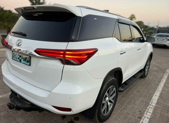 Toyota Hilux Fortuner 2019 AHJ•••MP