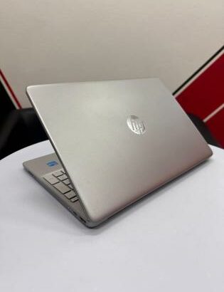 HP 15 i3 11th 4GB RAM 256GB SSD