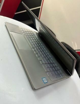 HP Pavilion 15 i3 8th 256GB SSD 8GB RAM