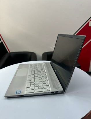 HP Pavilion 15 i3 8th 256GB SSD 8GB RAM