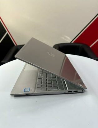 HP Pavilion 15 i3 8th 256GB SSD 8GB RAM