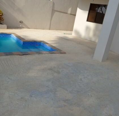 Vende se Moradia Tipo 5 na Rua da Escola Portuguesa