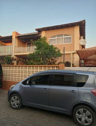 Vende se Moradia Tipo 4 Dentro do condomínio Triunfo mesmo n Marginal