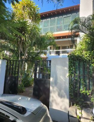 Vende se Moradia Triplex  Zona Nobre Tipo 3