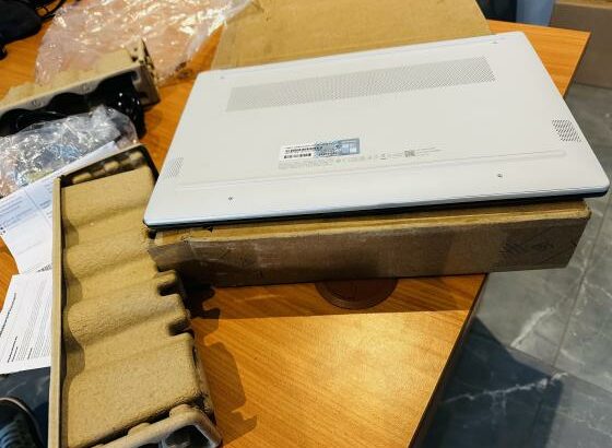 Lap Top HP Top De Gama i7 13 Th Gen Disponível para entrega imediata  HP 250 G10 Notebook PC  Novinho na Box Nunca Usado  Intel Core I7-1355U 1.70GHZ