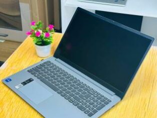 Lenovo Ideapad 1i i7 12th 8GB RAM 512GB SSD