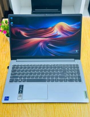 Lenovo Ideapad 1i i7 12th 8GB RAM 512GB SSD