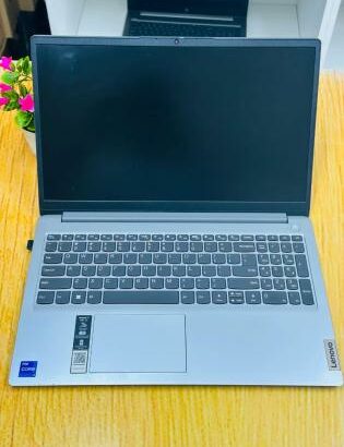 Lenovo Ideapad 1i i7 12th 8GB RAM 512GB SSD