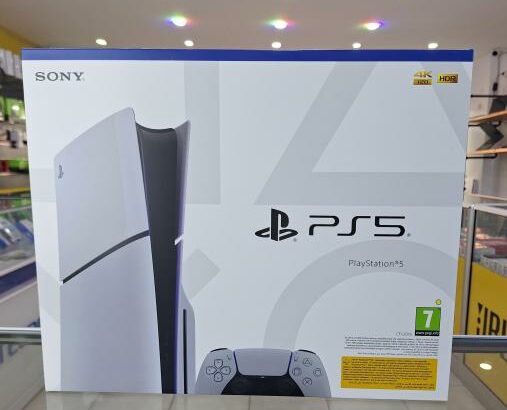 PlayStation 5 SLIM 1TB DISC VERSION (COM 1 JOYSTICK). SELADOS