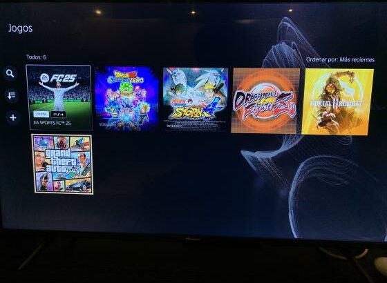 PlayStation 5 Super Slim + 2 Joys. + TV LED Sinotec 39″ (Selado) + 5 Jogos Digitais