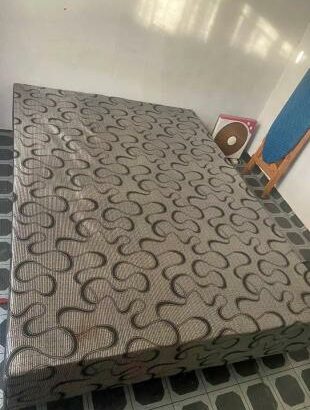 Carpintaria e Marcenaria fazemos PORTAS, MESAS, CADEIRAS, RACK PAINEL, ROUPEIROS, ETC