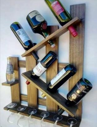 marcenaria e carpintaria fazemos PORTAS, RACK, PAINEL, ROUPEIROS, NICHOS, GARRAFEIRAS, ETC.