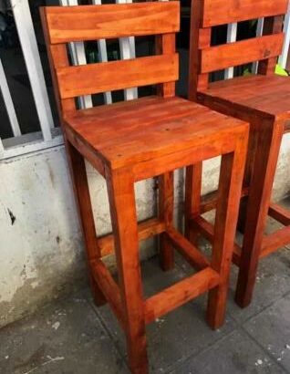 Carpintaria e Marcenaria fazemos PORTAS, MESAS, CADEIRAS, RACK PAINEL, ROUPEIROS, ETC