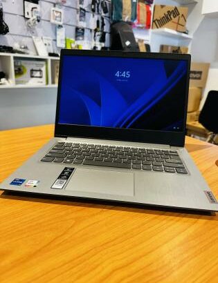 🔥Top de Gama🔥 *✨Exclusivo & Executivo* *✨* Lenovo Ideapad 3* *✨Core i7 11th Gen 8 CPUs* *✨8GB RAM & 512GB SSD*  Lenovo Ideapad 3 *11th Gen Intel(R)