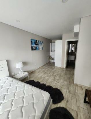 Vende-se Luxuoso apartamento T2 mobiliado- Polana Plaza