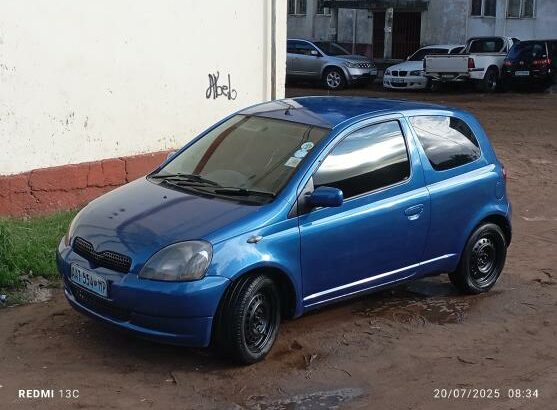 Vende-se Toyota Vitz 1.0 duas portas