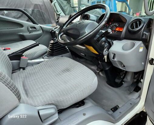 Toyota Dyna 4WD Frigorifico