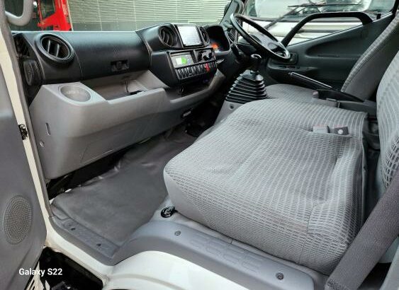 Toyota Dyna 4WD Frigorifico