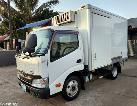 Toyota Dyna 4WD Frigorifico