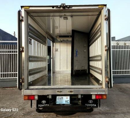 Toyota Dyna 4WD Frigorifico