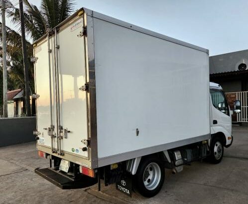 Toyota Dyna 4WD Frigorifico