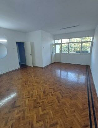 Vende se apartamento espaçoso tipo 3 com 2wc no bairro polana cimento avenida maguiguane