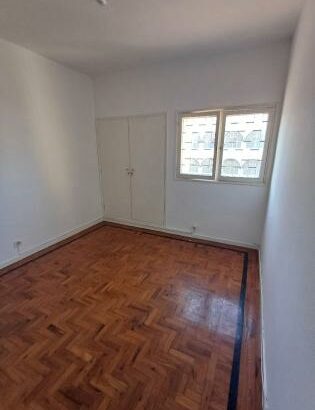Vende se apartamento espaçoso tipo 3 com 2wc no bairro polana cimento avenida maguiguane