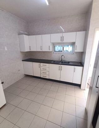 Vende se apartamento espaçoso tipo 3 com 2wc no bairro polana cimento avenida maguiguane