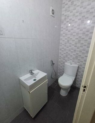 Vende se apartamento espaçoso tipo 3 com 2wc no bairro polana cimento avenida maguiguane