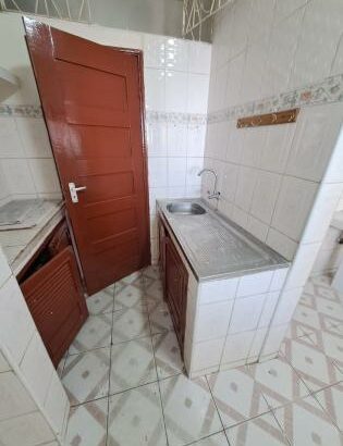 Vende se apartamento barato e espaçoso tipo 2 no bairro central avenida Vladimir Lenine eskina com 24 de julho