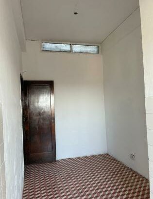 Vende se apartamento espaçoso tipo 2 no bairro alto mae
