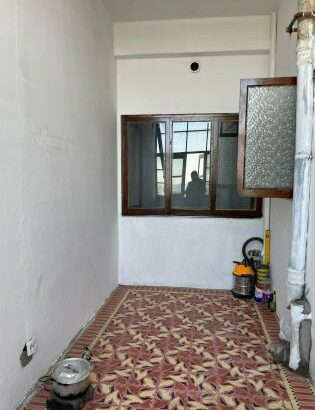 Vende se apartamento espaçoso tipo 2 no bairro alto mae