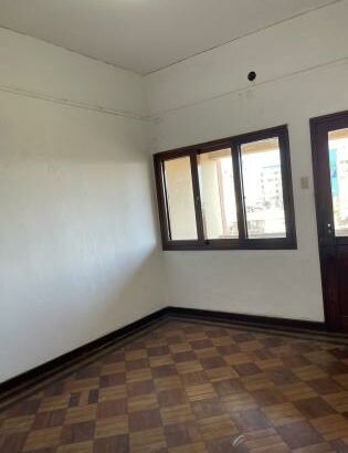 Vende se apartamento espaçoso tipo 2 no bairro alto mae