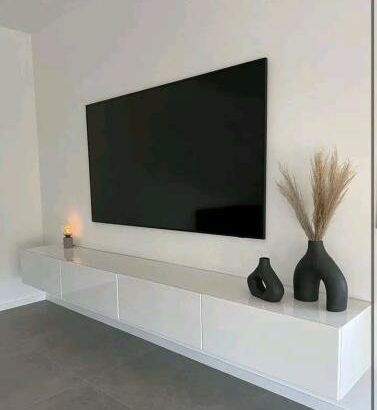 Marcenaria e carpintaria fazemos RACK, PAINEL, ROUPEIROS, NICHOS, GARRAFEIRAS, etc.