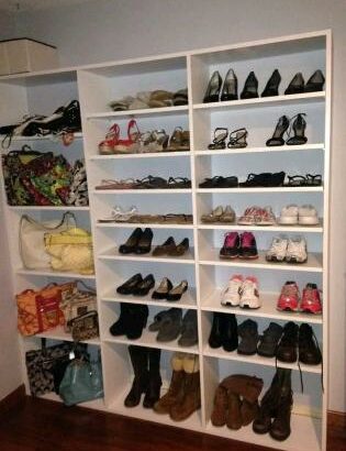 Marcenaria e carpintaria fazemos RACK, PAINEL, RIPADO, ROUPEIROS, NICHOS, GARRAFEIRAS, etc.