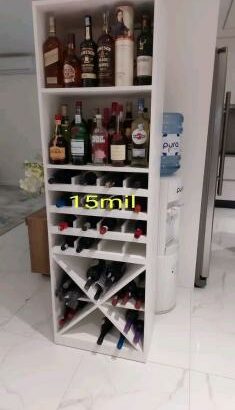 Marcenaria e carpintaria fazemos RACK, PAINEL, RIPADO, ROUPEIROS, NICHOS, GARRAFEIRAS, etc.